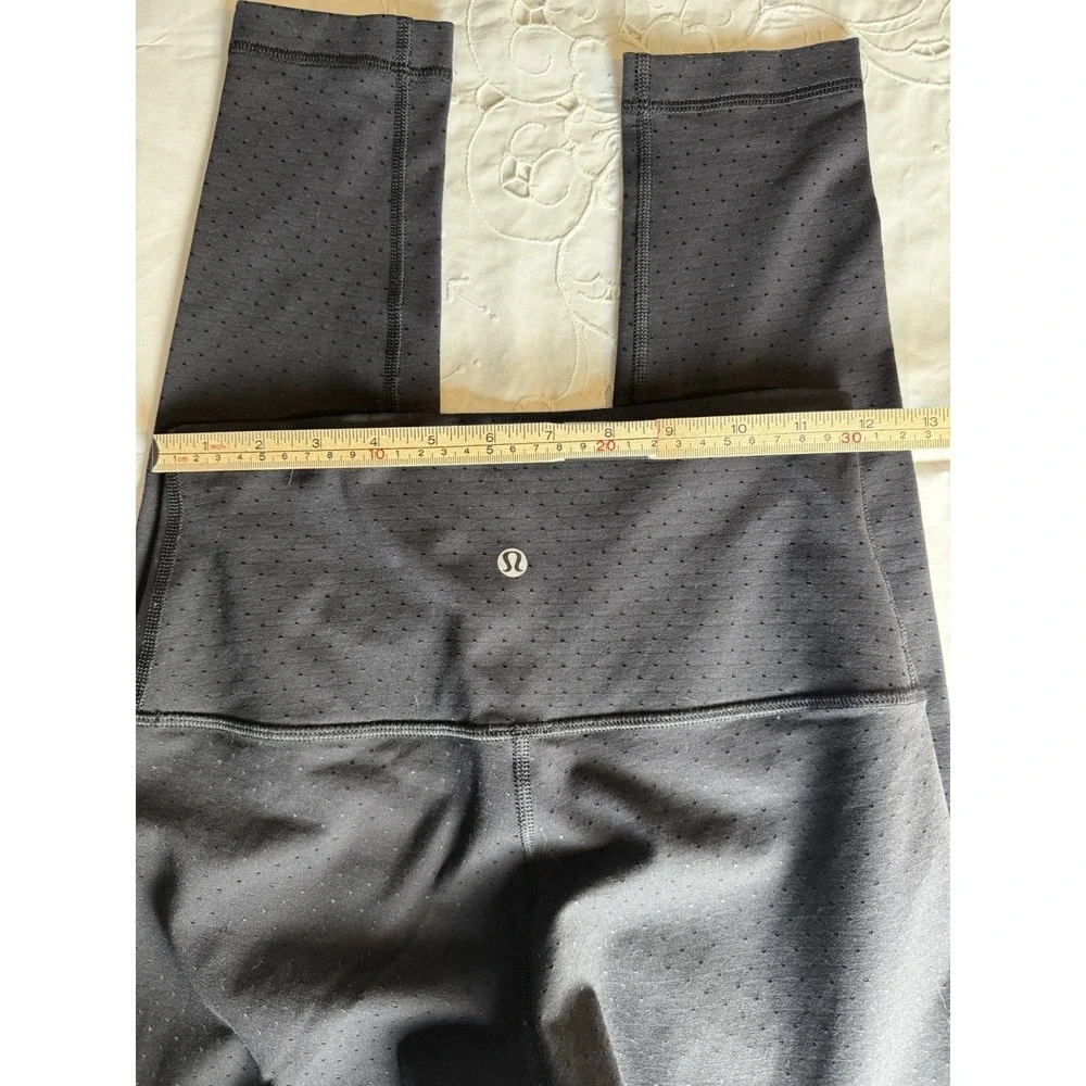 Athleisure‎ Lululemon Dot  Women's Black Ankle Leggings Size 2 (24